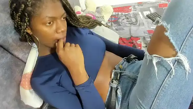 Snapshot of enyelsalas2 chatting on 11-25-25, 01:16 enyelsalas2 online show from 11-25-25, 01:16