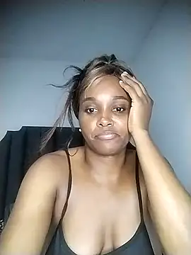 Snapshot of moree_Queen chatting on 02-16-25, 09:59 moree Queen online show from 02-16-25, 09:59