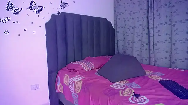 Snapshot of moree_Queen chatting on 03-19-25, 11:50 moree Queen online show from 03-19-25, 11:50