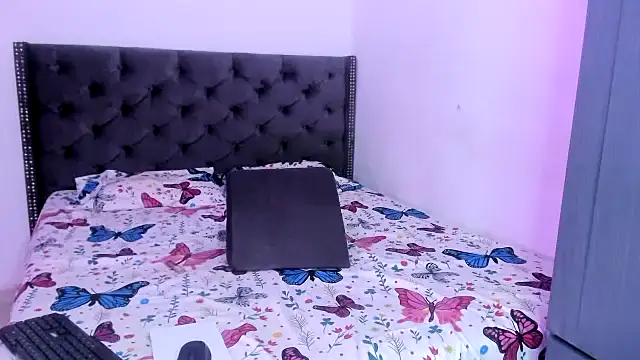 Snapshot of moree_Queen chatting on 01-07-26, 07:05 moree Queen online show from 01-07-26, 07:05