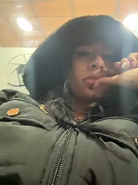 Snapshot of melissa_becraft chatting on 12-22-25, 06:05 melissa becraft online show from 12-22-25, 06:05