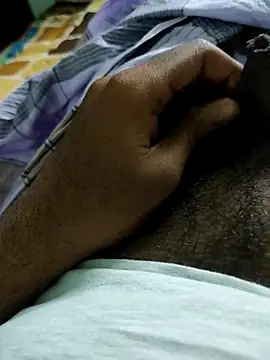 Snapshot of Tamil_small_cock chatting on 02-18-25, 05:10 Tamil small cock online show from 02-18-25, 05:10