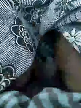 Snapshot of Tamil_small_cock chatting on 02-25-25, 12:47 Tamil small cock online show from 02-25-25, 12:47