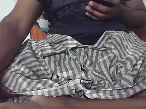 Snapshot of Tamil_small_cock chatting on 02-28-25, 09:15 Tamil small cock online show from 02-28-25, 09:15