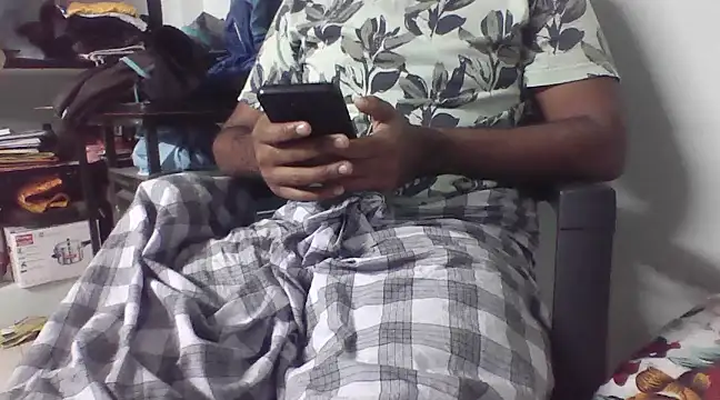 Snapshot of Tamil_small_cock chatting on 03-11-25, 12:39 Tamil small cock online show from 03-11-25, 12:39