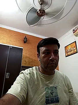 Snapshot of innocentboy1987 chatting on 10-04-25, 07:39 innocentboy1987 online show from 10-04-25, 07:39