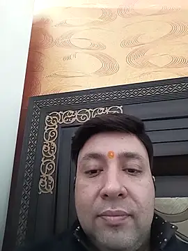 Snapshot of innocentboy1987 chatting on 11-18-25, 06:40 innocentboy1987 online show from 11-18-25, 06:40