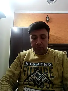 Snapshot of innocentboy1987 chatting on 12-04-25, 04:33 innocentboy1987 online show from 12-04-25, 04:33