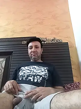 innocentboy1987 online show from 04-20-26, 06:16