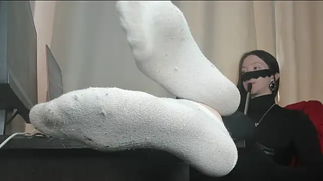 Snapshot of holyharlot chatting on 05-29-26, 07:06 holyharlot online show from 05-29-26, 07:06