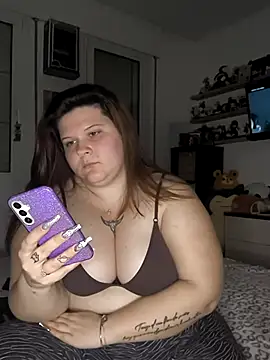 Snapshot of kitsune_giada chatting on 03-12-25, 10:07 kitsune giada online show from 03-12-25, 10:07