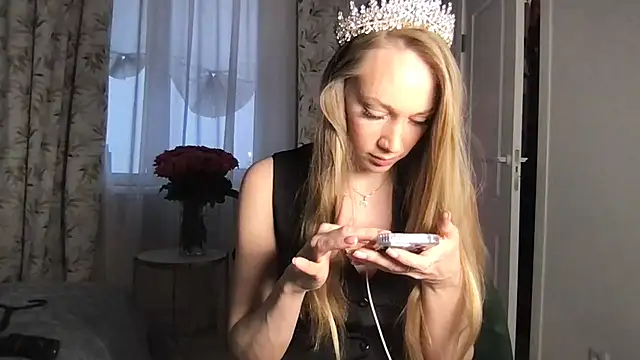 Snapshot of Engel_13 chatting on 02-18-25, 02:27 Engel 13 online show from 02-18-25, 02:27