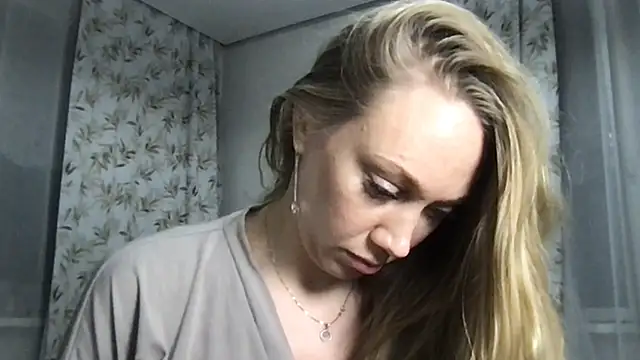 Snapshot of Engel_13 chatting on 02-24-25, 07:19 Engel 13 online show from 02-24-25, 07:19