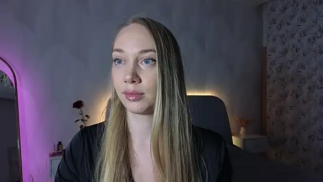 Snapshot of Engel_13 chatting on 09-28-25, 04:12 Engel 13 online show from 09-28-25, 04:12