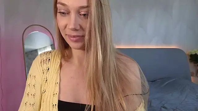 Snapshot of Engel_13 chatting on 09-30-25, 12:32 Engel 13 online show from 09-30-25, 12:32