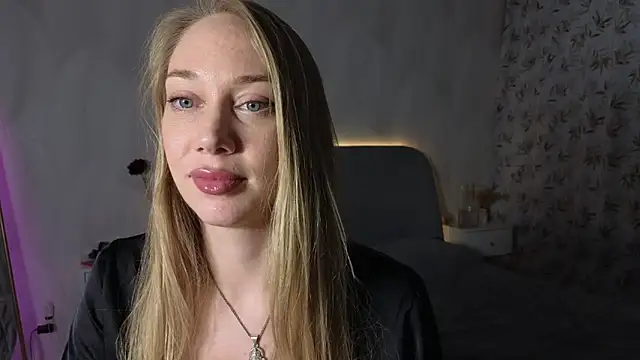 Snapshot of Engel_13 chatting on 10-09-25, 05:55 Engel 13 online show from 10-09-25, 05:55