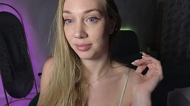 Snapshot of Engel_13 chatting on 11-03-25, 06:09 Engel 13 online show from 11-03-25, 06:09