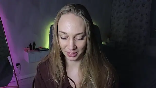 Snapshot of Engel_13 chatting on 11-06-25, 07:37 Engel 13 online show from 11-06-25, 07:37