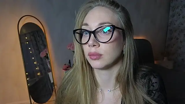 Snapshot of Engel_13 chatting on 12-04-25, 01:31 Engel 13 online show from 12-04-25, 01:31