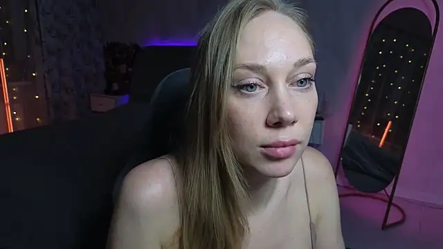 Snapshot of Engel_13 chatting on 02-07-26, 04:43 Engel 13 online show from 02-07-26, 04:43