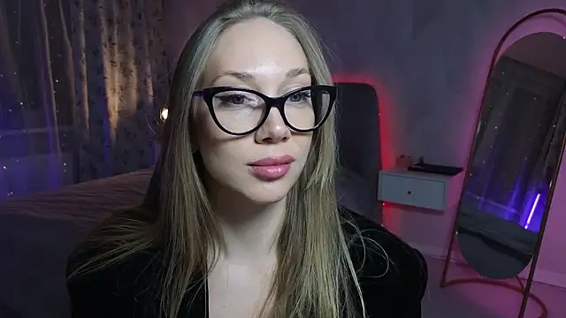 Snapshot of Engel_13 chatting on 02-09-26, 04:00 Engel 13 online show from 02-09-26, 04:00