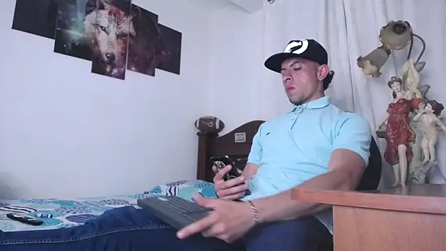 Snapshot of Bull_Xvi chatting on 11-17-25, 03:01 Bull Xvi online show from 11-17-25, 03:01