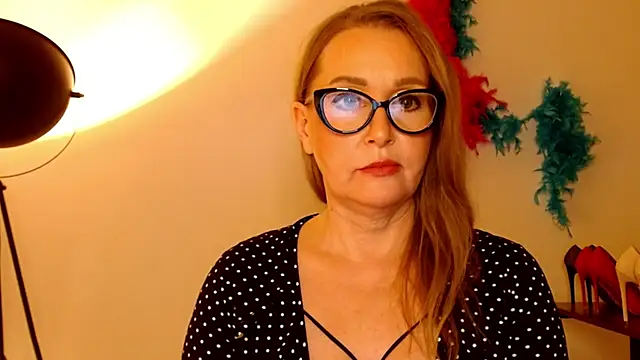 Snapshot of leaxSTAR chatting on 02-20-25, 06:02 leaxSTAR online show from 02-20-25, 06:02