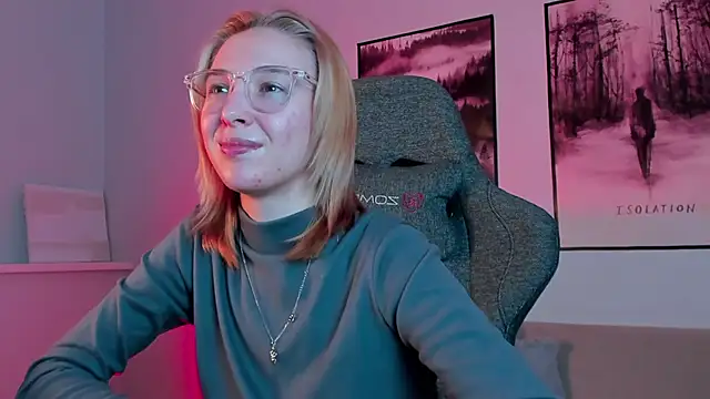 Snapshot of PhilippaAdamas chatting on 02-22-25, 08:50 PhilippaAdamas online show from 02-22-25, 08:50