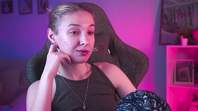 Snapshot of PhilippaAdamas chatting on 02-23-25, 05:56 PhilippaAdamas online show from 02-23-25, 05:56