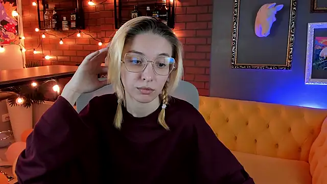 Snapshot of PhilippaAdamas chatting on 09-26-25, 11:09 PhilippaAdamas online show from 09-26-25, 11:09