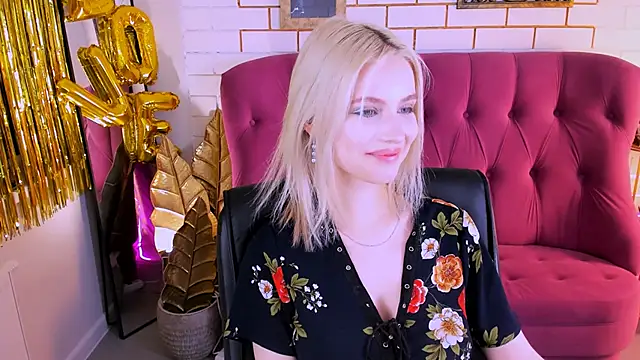 Snapshot of LeonaStane chatting on 02-27-25, 08:20 LeonaStane online show from 02-27-25, 08:20