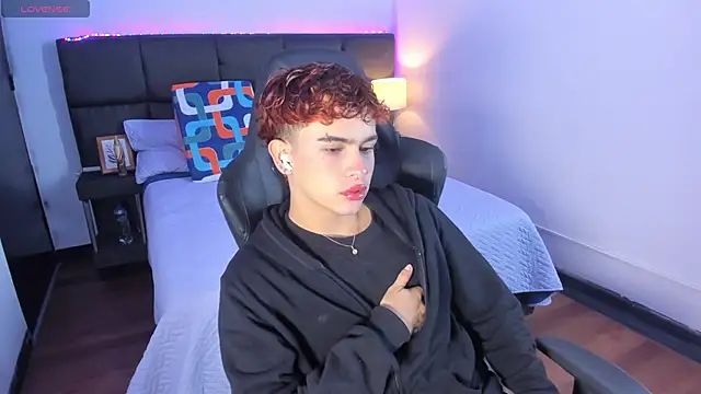 Aiiden 15 online show from 11-18-25, 12:42