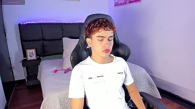 Aiiden 15 online show from 11-25-25, 01:00