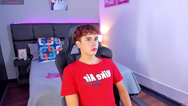 Aiiden 15 online show from 12-17-25, 12:33