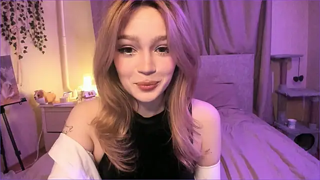 Snapshot of MiaRanki chatting on 02-10-26, 08:24 MiaRanki online show from 02-10-26, 08:24