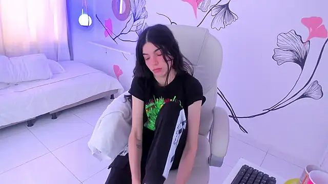 Isabela Fiorelli online show from 03-10-25, 12:26