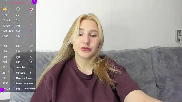 Snapshot of And1sa chatting on 01-11-26, 03:28 And1sa online show from 01-11-26, 03:28