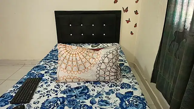 Snapshot of victoria_blackk1 chatting on 03-18-25, 12:25 victoria blackk1 online show from 03-18-25, 12:25