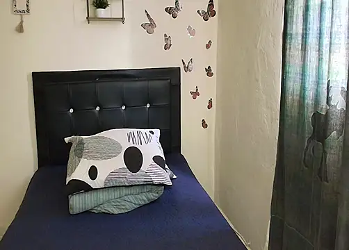 Snapshot of victoria_blackk1 chatting on 10-29-25, 12:40 victoria blackk1 online show from 10-29-25, 12:40