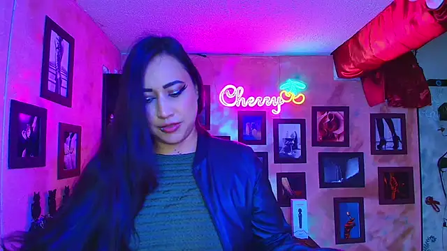 Snapshot of cherryy_bombshelll chatting on 01-06-26, 04:54 cherryy bombshelll online show from 01-06-26, 04:54