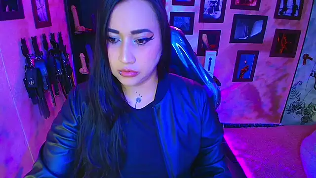 Snapshot of cherryy_bombshelll chatting on 01-15-26, 04:22 cherryy bombshelll online show from 01-15-26, 04:22