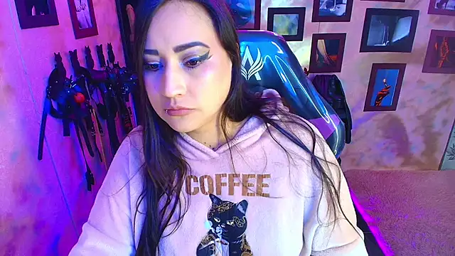 Snapshot of cherryy_bombshelll chatting on 02-06-26, 06:11 cherryy bombshelll online show from 02-06-26, 06:11