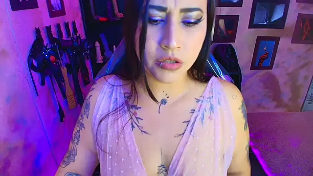 Snapshot of cherryy_bombshelll chatting on 02-10-26, 05:39 cherryy bombshelll online show from 02-10-26, 05:39