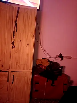 Snapshot of Ezella1 chatting on 11-30-25, 01:09 Ezella1 online show from 11-30-25, 01:09