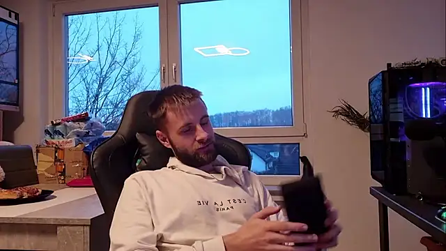 Snapshot of ademandjulia chatting on 01-14-26, 03:28 ademandjulia online show from 01-14-26, 03:28