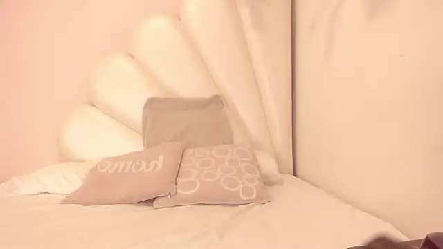 Snapshot of Olivia_Stevens chatting on 03-07-25, 07:49 Olivia Stevens online show from 03-07-25, 07:49