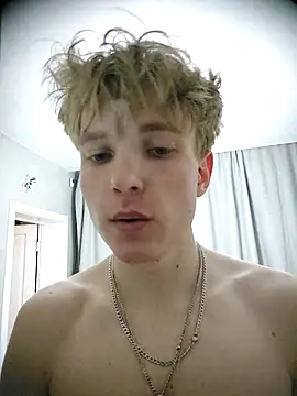 Snapshot of And25bn chatting on 10-19-25, 08:20 And25bn online show from 10-19-25, 08:20