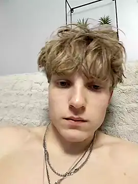 Snapshot of And25bn chatting on 11-22-25, 05:56 And25bn online show from 11-22-25, 05:56