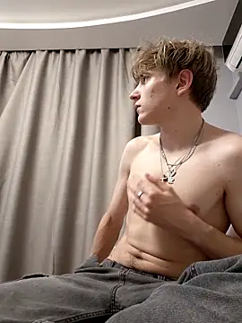 Snapshot of And25bn chatting on 11-24-25, 06:46 And25bn online show from 11-24-25, 06:46