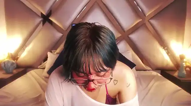 Snapshot of DarkMysterysF chatting on 03-04-25, 12:29 DarkMysterysF online show from 03-04-25, 12:29